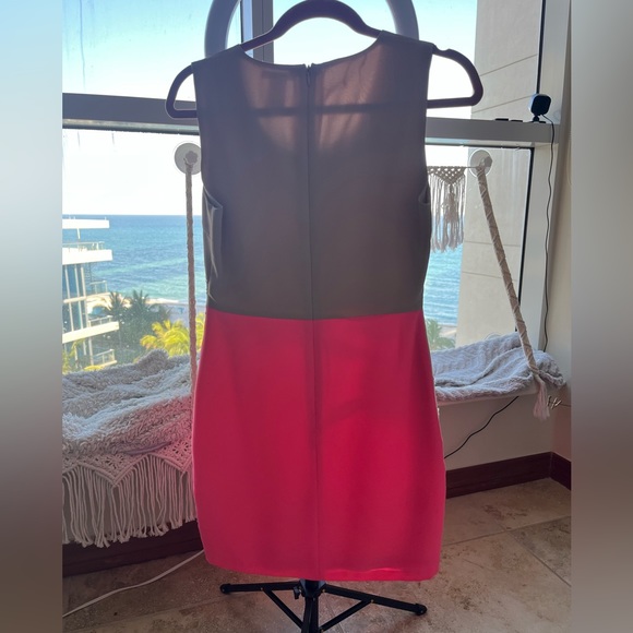 Mini pink and beige dress - Picture 2 of 2